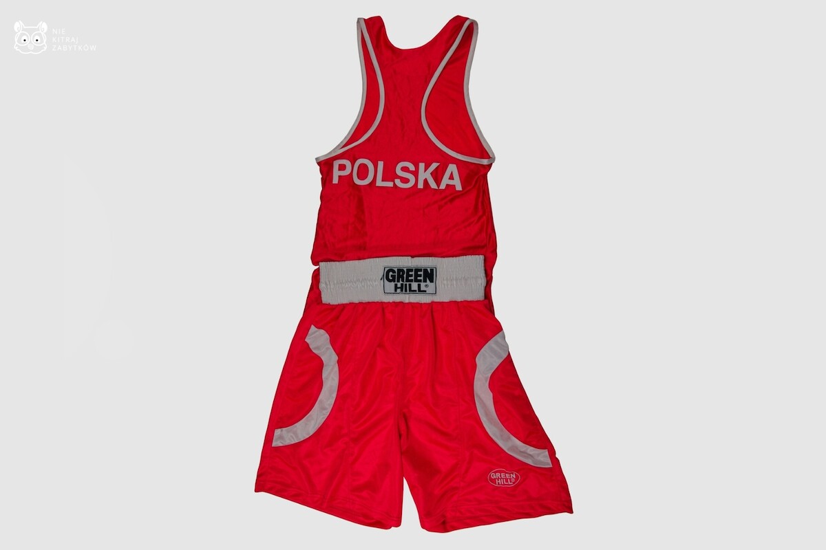 Sportowe pamiątki Karoliny Koszeli w zbiorach Muzeum Początków Państwa Polskiego